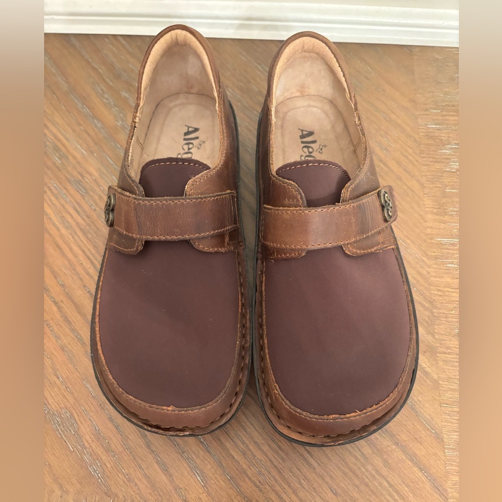Alegria Brenna Brown Shoes, size 35